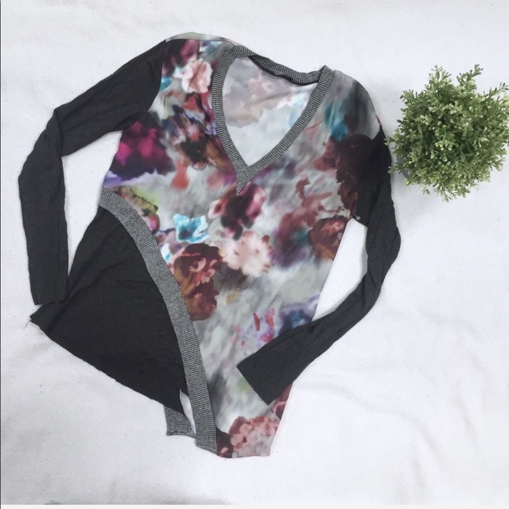 Zara B&W Collection Printed V-Neck Top